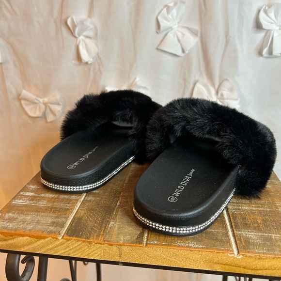 Wild Diva Lounge Slippers with Fur Top - Picture 2 of 5